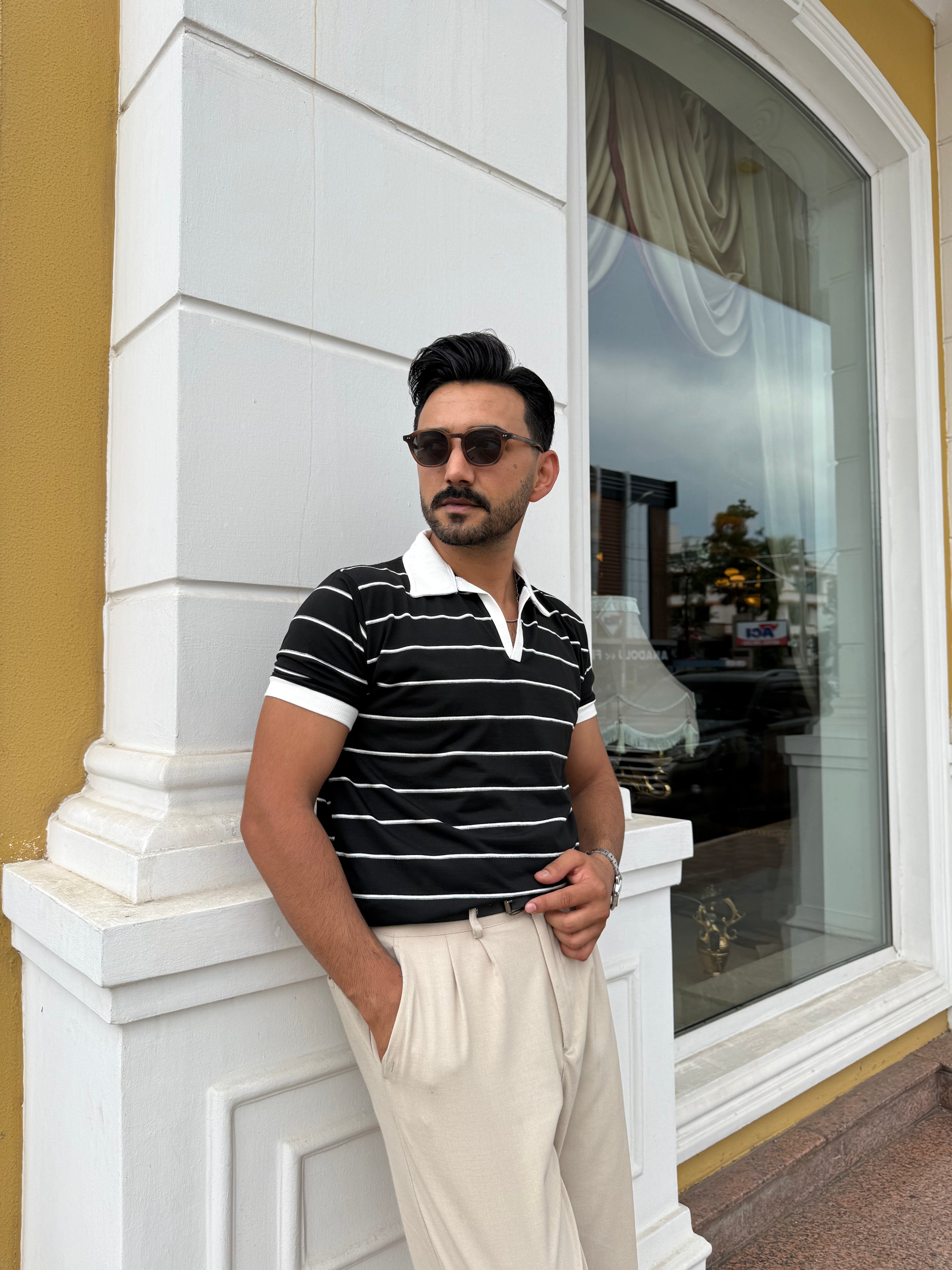 Siyah Çizgili Polo Yaka